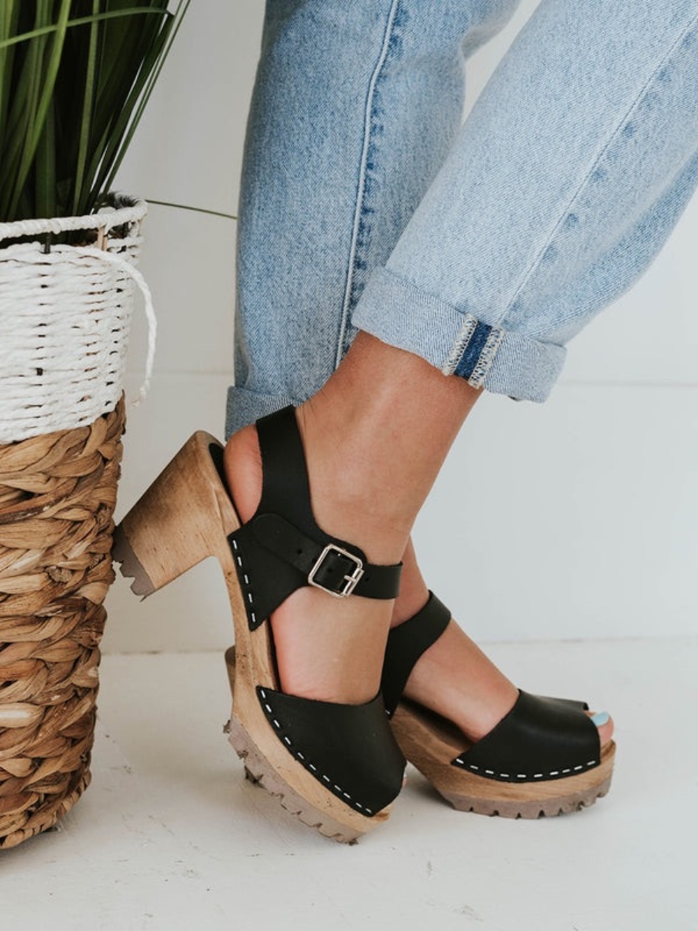 MIA Greta 1976 Black Swedish Leather Open-Toe Wood Platform Clogs size 39/ 8 usa